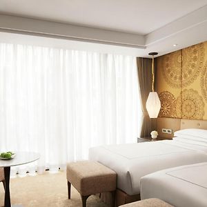 Studio Apartment Twin Bed